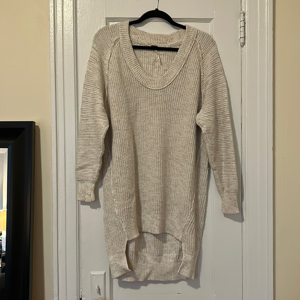 Free People scoop neck knit sweater, high / low hem, oatmeal color, women’s XS